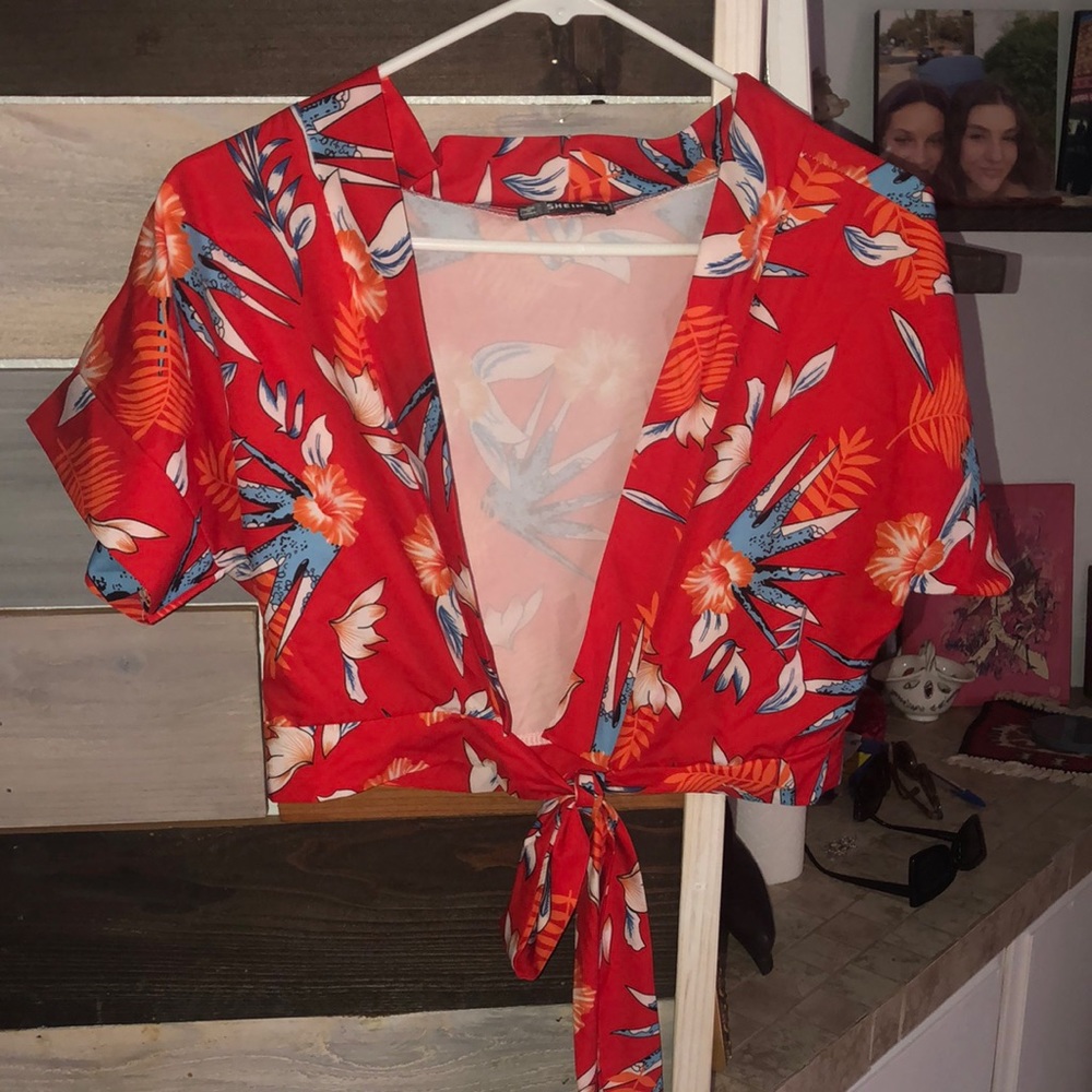 Shein Floral Front Open Top - excellent